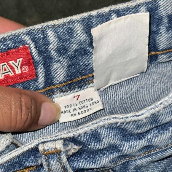 Vintage Unionbay Cut Off Shorts Women 7 Blue Denim Logo Cotton Mid Rise Beach - Picture 6 of 9